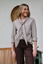 Blusa con corbata - Image 4