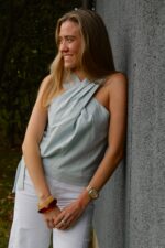 Polera cruzada celeste