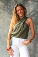 Polera cruzada verde musgo - Image 2